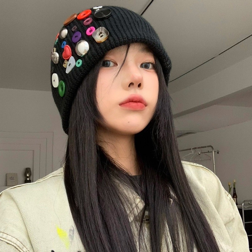 トレンディなカラフルなボタン付きビーニーハット、不規則なボタ - Beanie Cuffed Knit のレビューと価格