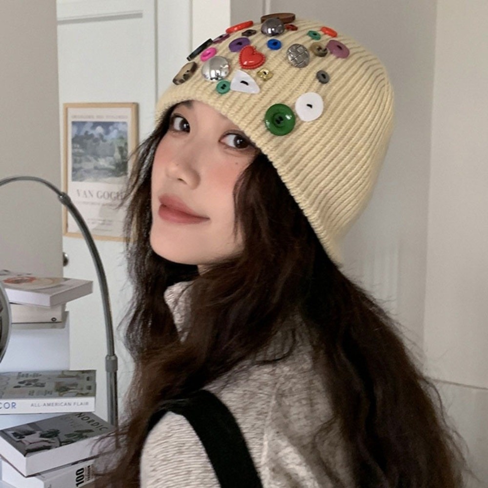 トレンディなカラフルなボタン付きビーニーハット、不規則なボタ - Beanie Cuffed Knit のレビューと価格